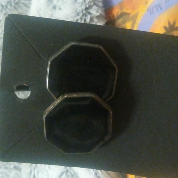 Black 80s vintage earrings studs - Picture 3 of 3